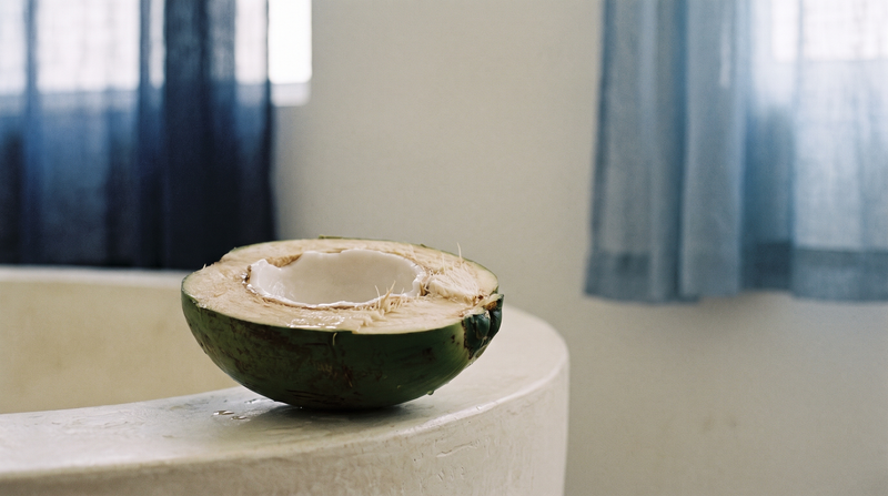 ¿El agua de coco ayuda con la cruda? Qué dice la ciencia